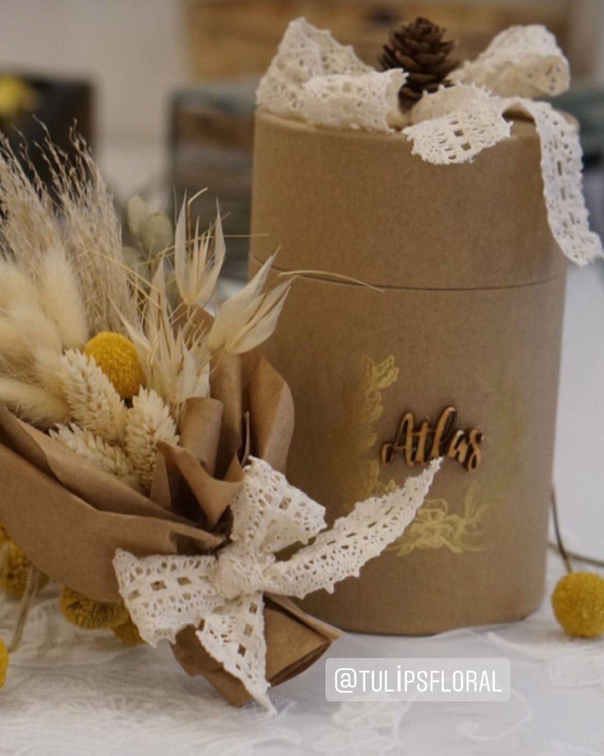 Silindir Kraft Kutu ve Kurutulmuş Çiçek