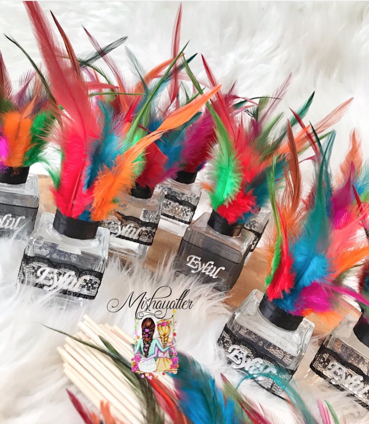 Oda Kokusunun Tüylerle Süslenmesi 