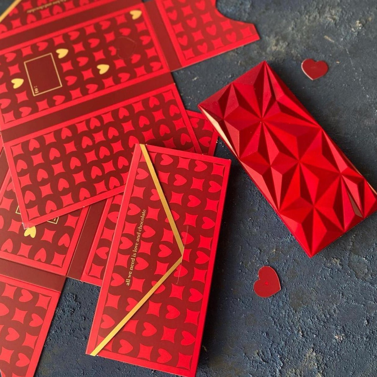 Tablet Çikolata için Kırmızı Karton Kutu