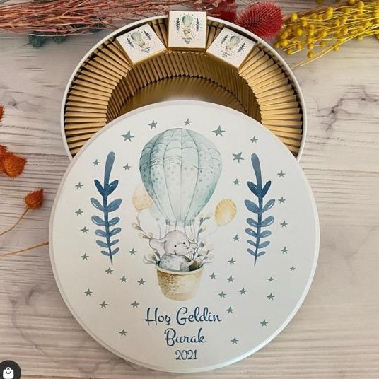 Uçan Balonlu Hoş Geldin Baskılı Teneke Kutu