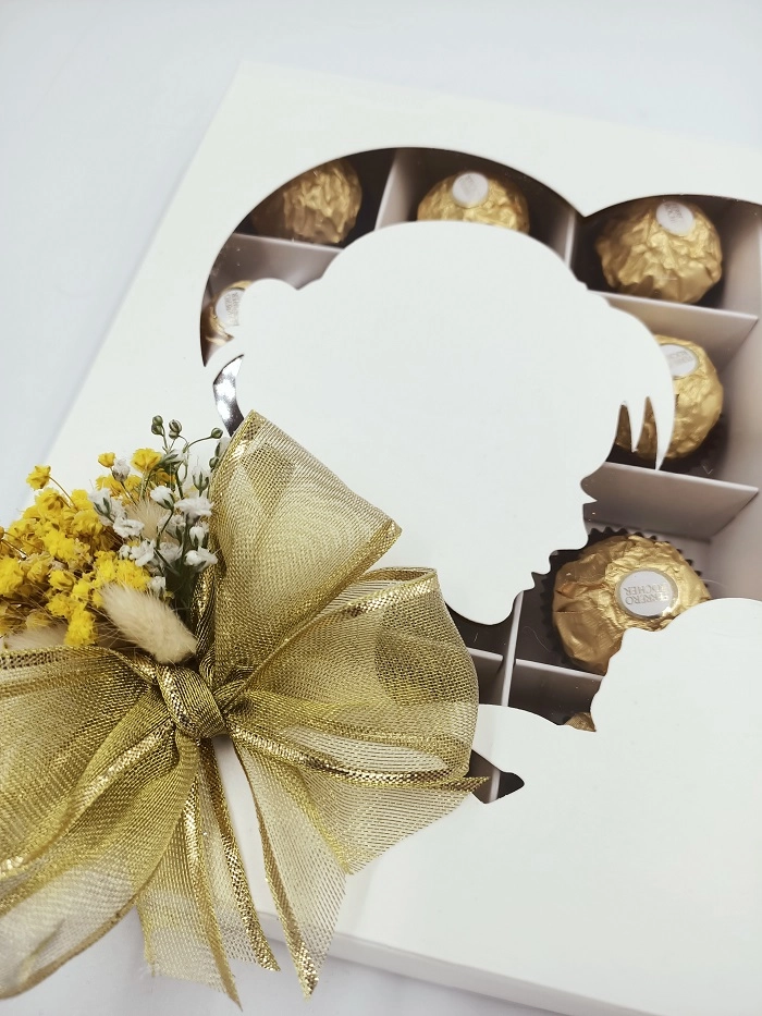 16 Bölmeli Kalp Pencereli Karton Çikolata Kutusu – Anneler Günü Özel Tasarım