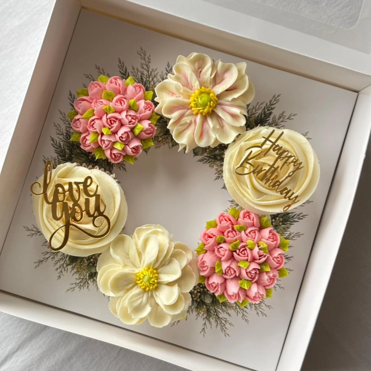 Çelenk Baskılı 6 Bölmeli Çiçek Cupcake Kutusu