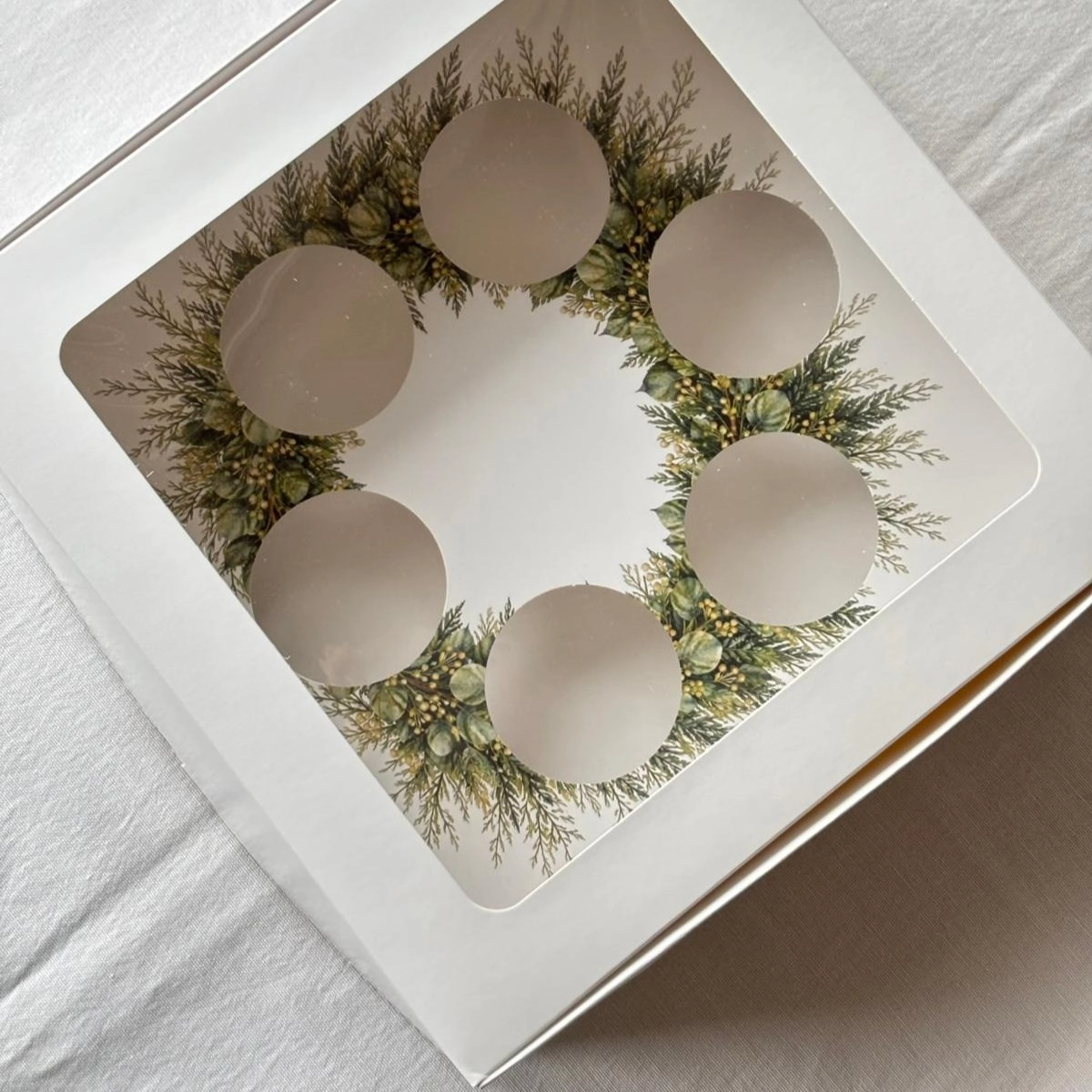 Çelenk Baskılı 6 Bölmeli Çiçek Cupcake Kutusu