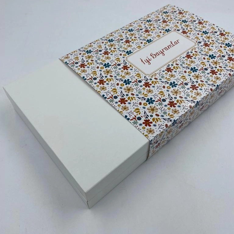İyi Bayramlar Desenli Kapaklı Hediyelik Kutu – 19,5x25,5x5,5 cm | Bayram Özel Kılıflı