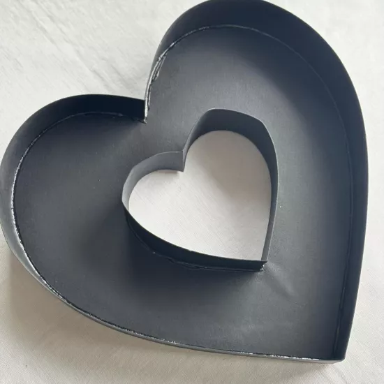 Kalp Şeklinde Çiçek Cupcake Kutusu