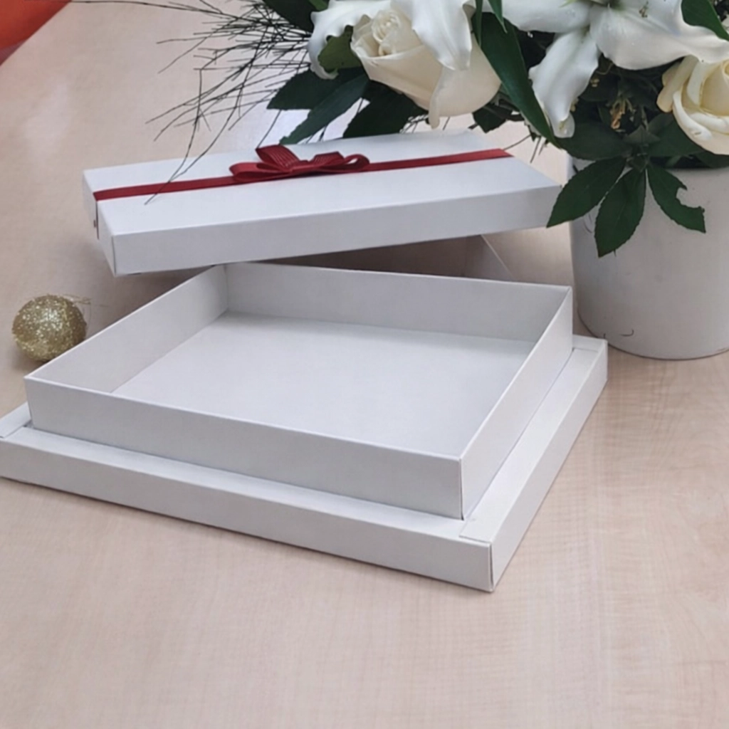İyi Bayramlar Desenli Kapaklı Hediyelik Kutu – 19,5x25,5x5,5 cm | Bayram Özel Kılıflı