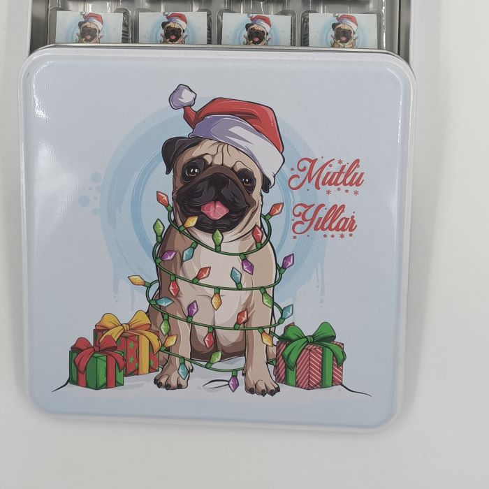 Pug Ve Mutlu Yıllar Baskılı Metal Yılbaşı Kutusu