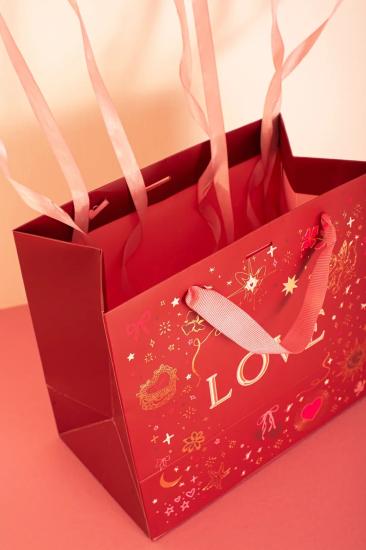 Love Yazılı Karton Hediye Çantası