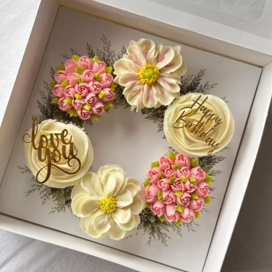 Çelenk Baskılı Çiçek Cupcake Kutusu  