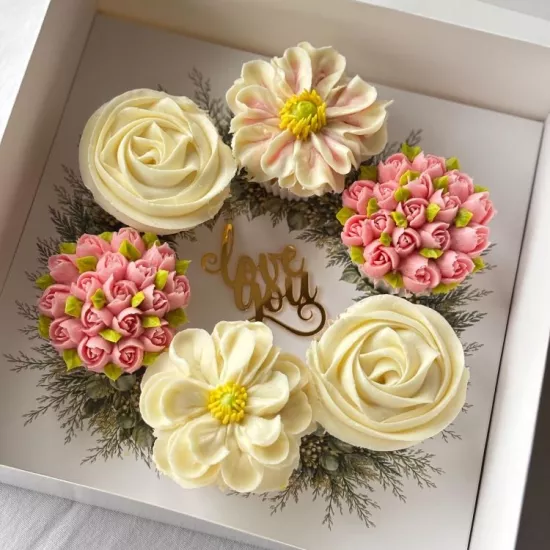 Çelenk Baskılı Çiçek Cupcake Kutusu  