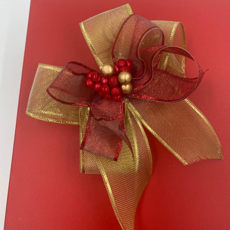 Gold ve Kırmızı Hediye Paketi Hazır Fiyonk
