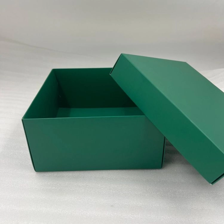 Hediyelik Yeşil Karton Kutu