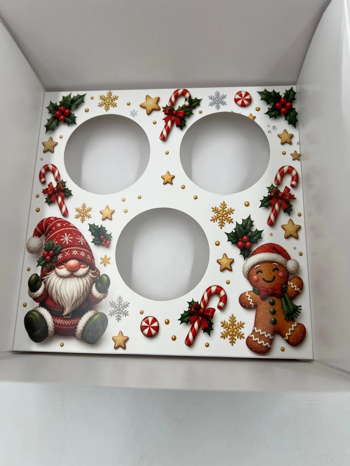 Yılbaşı Temalı 3’lü Pencereli Cupcake Kutusu